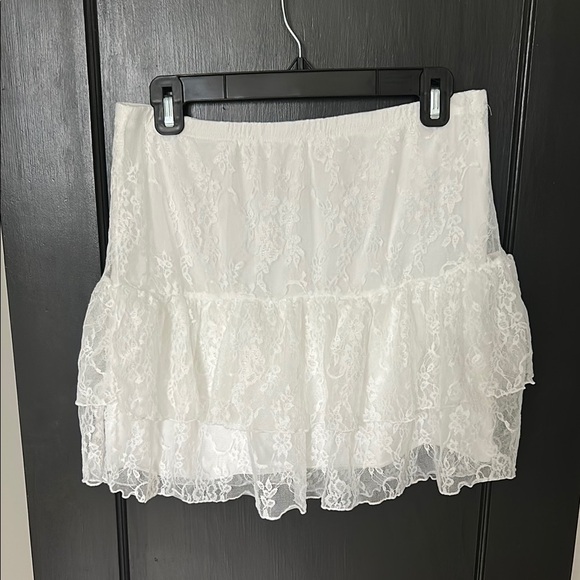 SHEIN White Lace Mini Skirt - Picture 1 of 1